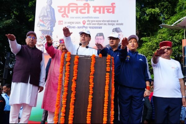 लौह पुरुष सरदार वल्लभभाई पटेल की जयंती पर यूनिटी मार्च का आयोजन, मुख्यमंत्री धामी और कैबिनेट मंत्री रेखा आर्या ने दिखाई हरी झंडी