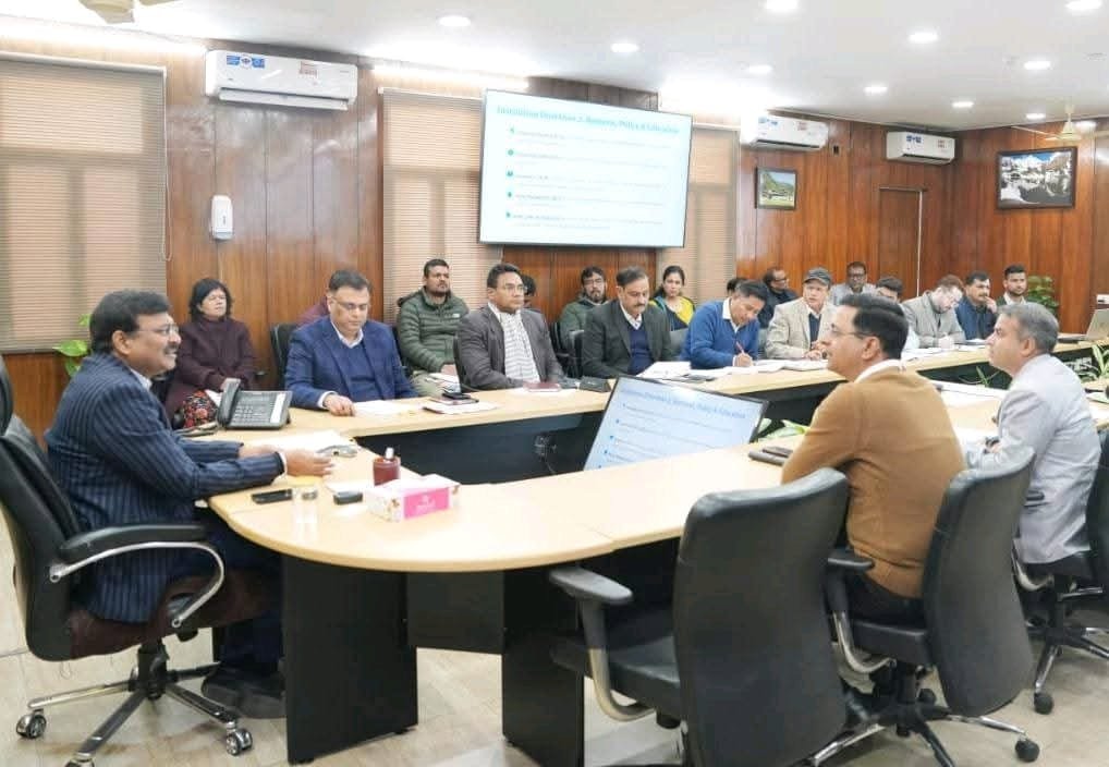 बड़े शहरों में आवारा कुत्तों-गौवंश पर सख्ती, देहरादून-हरिद्वार सहित 4 शहरों में नोडल अधिकारी होंगे तैनात