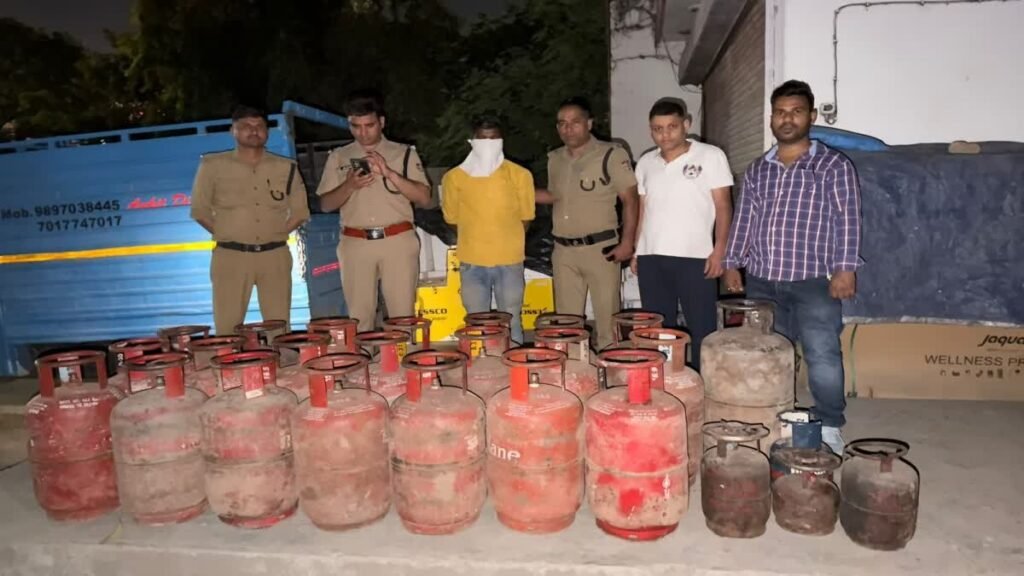 देहरादून में एलपीजी की कालाबाजारी का भंडाफोड़, 32 सिलेंडर बरामद, आरोपी गिरफ्तार