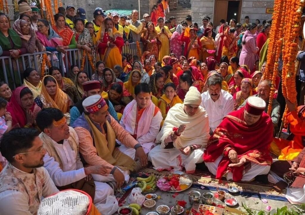 बदरीनाथ धाम के कपाट खुलने की तैयारी, शंकराचार्य की गद्दी पांडुकेश्वर पहुंची