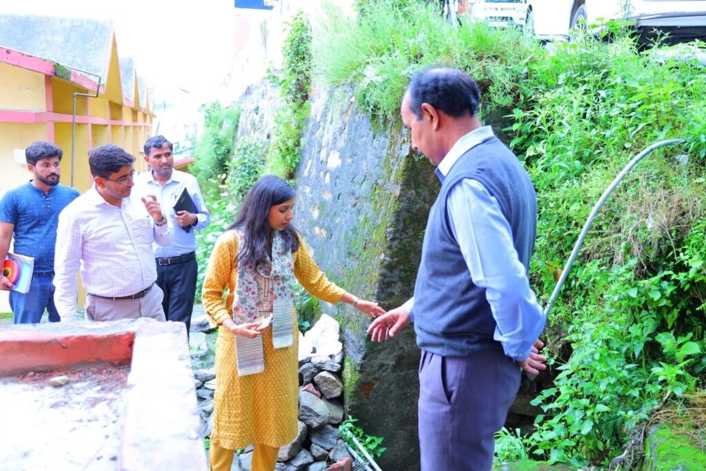आपदा परिचालन केंद्र पहुंची डीएम स्वाति एस. भदौरिया,उच्चस्तरीय समीक्षा कर राहत-बचाव और जरूरी सेवाओं को हर समय तैयार रखने के निर्देश