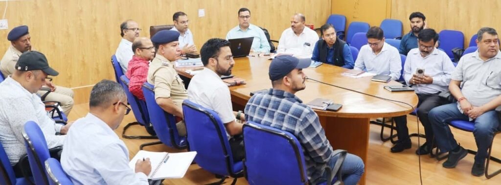 आपदा मॉक ड्रिल को लेकर तैयारियां तेज, डीएम ने परखी विभागों की तैयारी